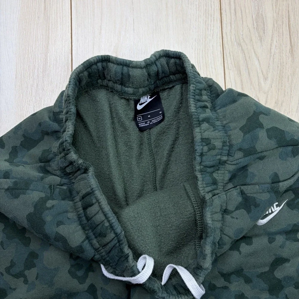 Nike Sportswear Fleece Club Camo Green Shorts Mens Medium M
